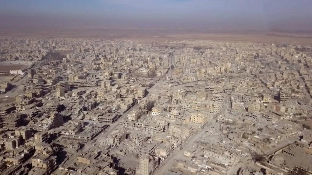 شاهد عيان يكشف جرائم الإحتلال الأميركي وأعوانه في مدينة الرقة السورية المحتلة  