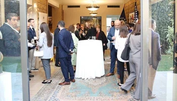 لبنان : البذاءة الفنية في بلاط السفارة الأميركية

